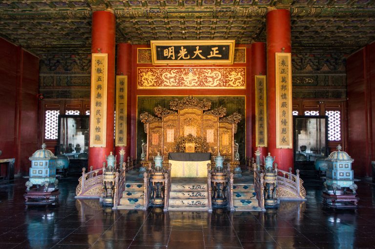 Dragon throne inside the Palace of Heavenly Purity